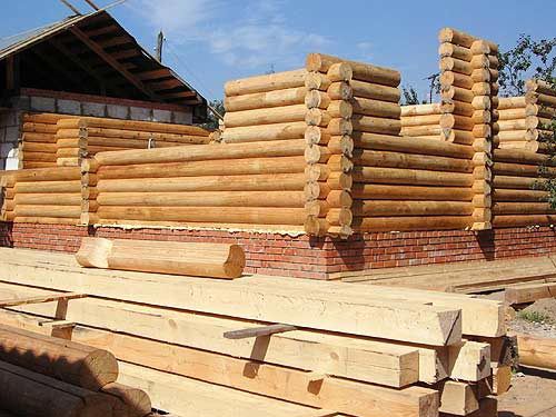 С чего начинать строить деревянный дом?
